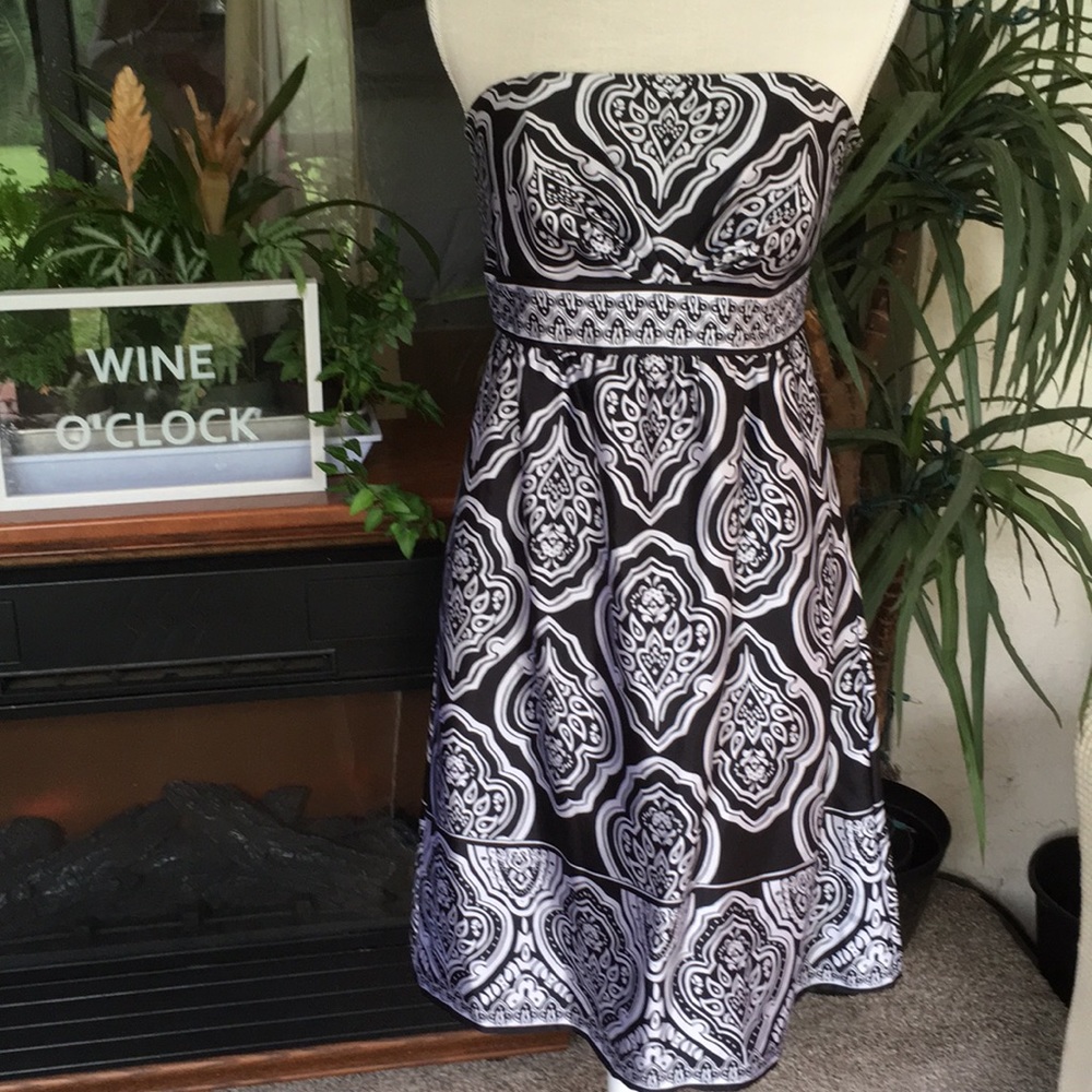 White House/Black Market Strapless Dress